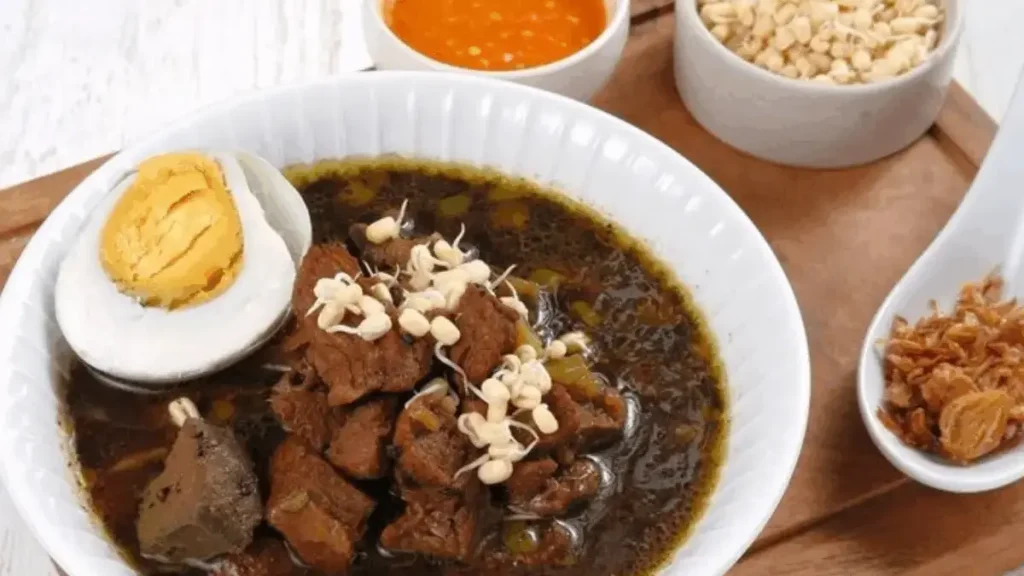 Rahasia Membangun Sensasi Cara Menyajikan Rawon Agar Lebih Menggugah Selera